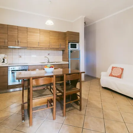 Nikos Cassiopeia Apartament *