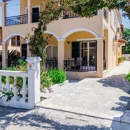 Nikos Cassiopeia Apartament *